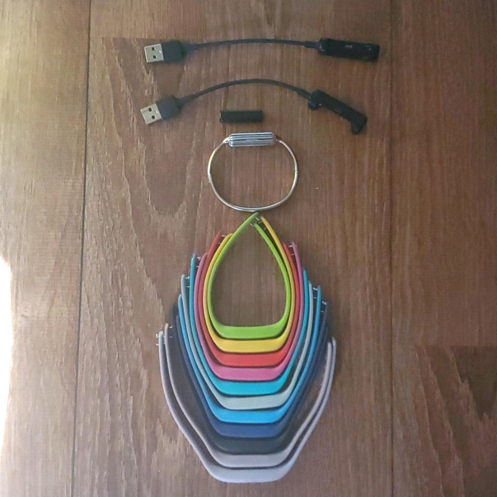 Fitbit Flex 2 Bundle: Fitbit, Bands, Bangle and Chargers